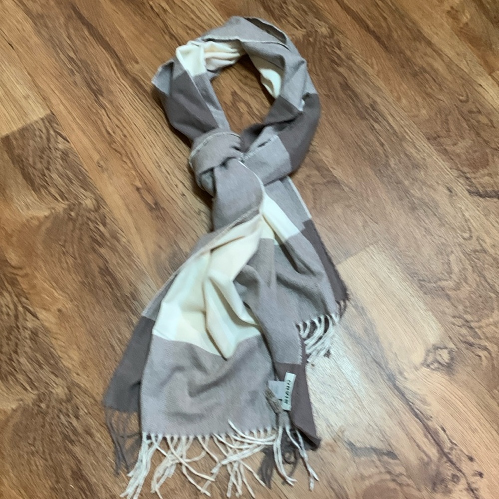 NWT- Orvis Cashmere Feel Scarf